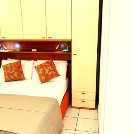 Gardalakeapartment A 西尔米奥奈
