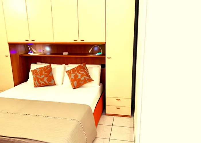 Gardalakeapartment A 西尔米奥奈