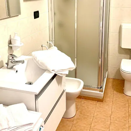 Gardalakeapartment A 公寓式酒店 3*